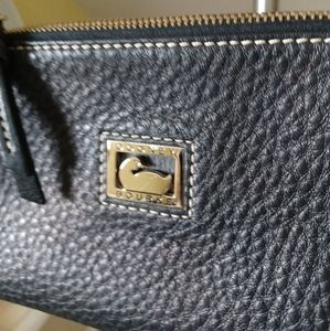 Dooney Bourkey shoulder bag